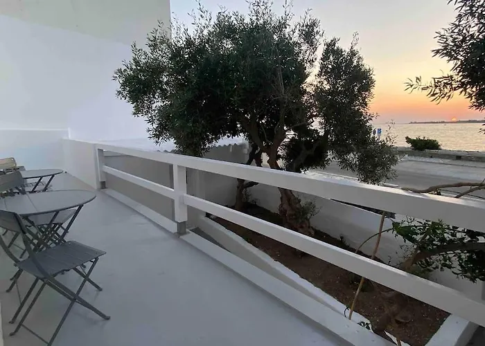 31 Seafront Parikia (Paros)