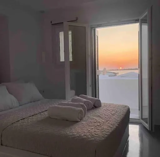 31 Seafront * Parikia (Paros)